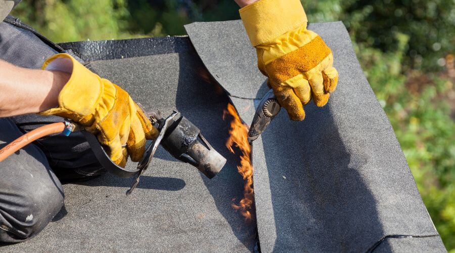 Professional gutter cleaning in Lock Springs, MO